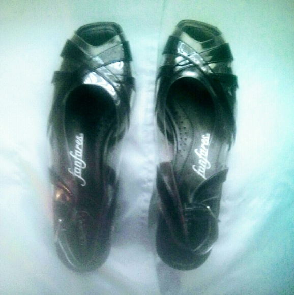 FanFares Black and Clear - Picture 4 of 8